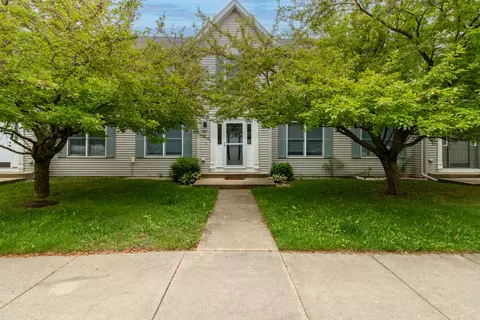 1418 Montgomery St, Normal, IL 61761