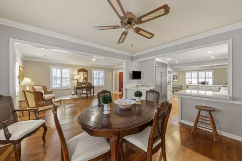 509 E 12th Ave, Naperville, IL 60563 photo 6
