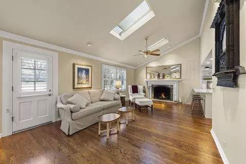 509 E 12th Ave, Naperville, IL 60563 photo 14