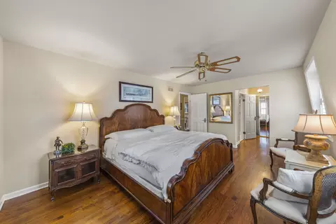509 E 12th Ave, Naperville, IL 60563 photo 16