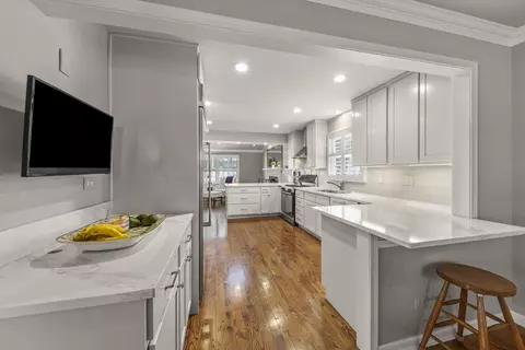 509 E 12th Ave, Naperville, IL 60563 photo 7