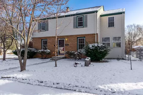 4945 Arlington St, Loves Park, IL 61111