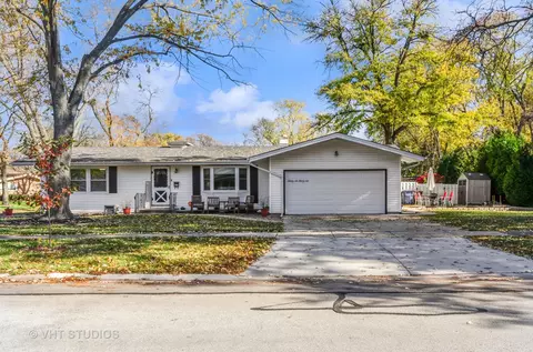 3646 Cherry Hills Dr, Flossmoor, IL 60422