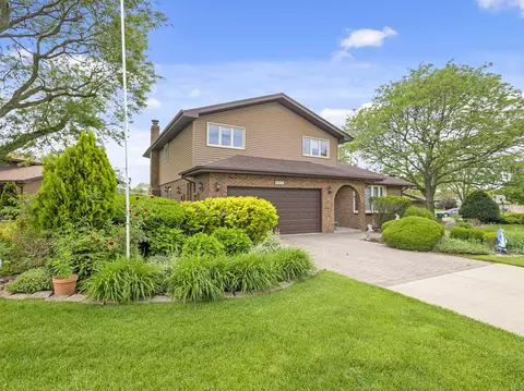 12057 Meadowland Dr, Homer Glen, IL 60491