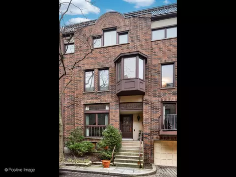 229 W Concord Ln #13, Chicago, IL 60614