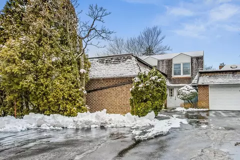 8 Brookton On Auburn Blvd, Rolling Meadows, IL 60008 photo 2