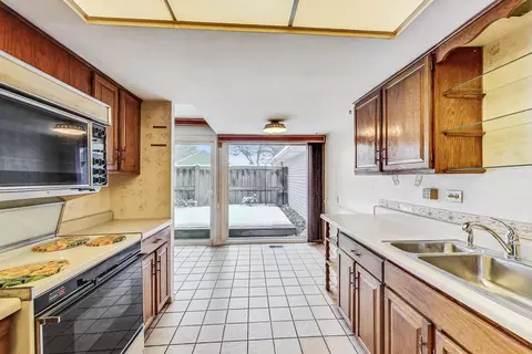 8 Brookton On Auburn Blvd, Rolling Meadows, IL 60008 photo 12