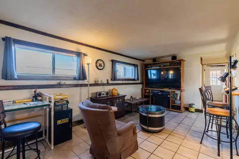 Living - 711 E Central Ave, Princeton, IL 61356 photo 2 of 3