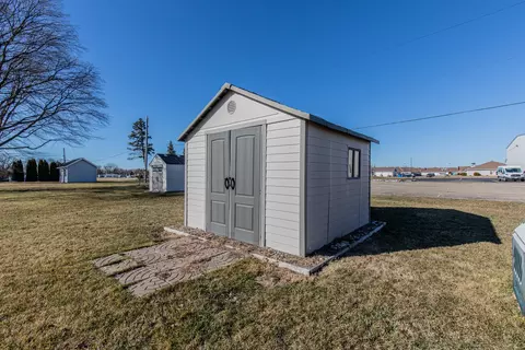 Exterior - 711 E Central Ave, Princeton, IL 61356 photo 4 of 5