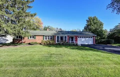 714 67th Pl, Willowbrook, IL 60527 photo 1
