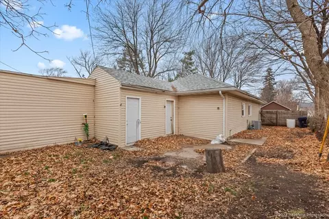 411 Slade Ave, Elgin, IL 60120 photo 9