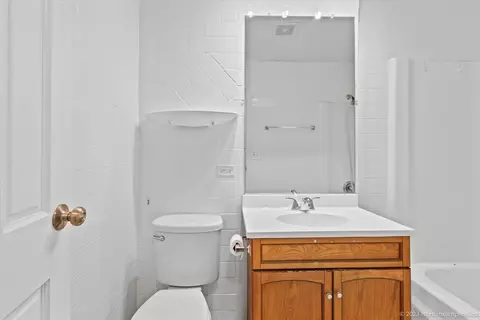 411 Slade Ave, Elgin, IL 60120 photo 6