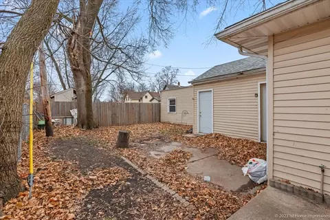 411 Slade Ave, Elgin, IL 60120 photo 10