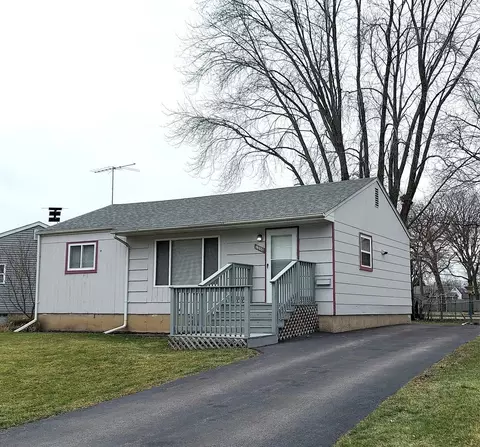 1350 Judge Pl, Waukegan, IL 60085