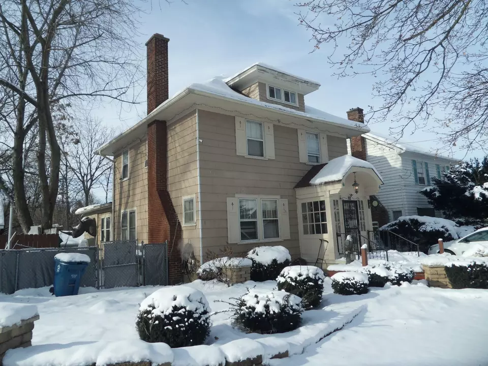 12 N Highland Ave, Aurora, IL 60506 29 Photos Movoto