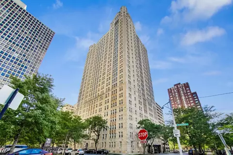 5000 S East End Ave #11C, Chicago, IL 60615