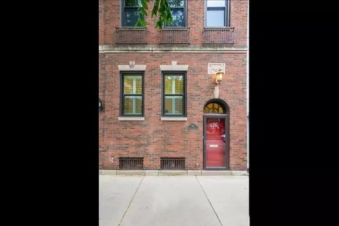 883 N Lasalle Dr, Chicago, IL 60610