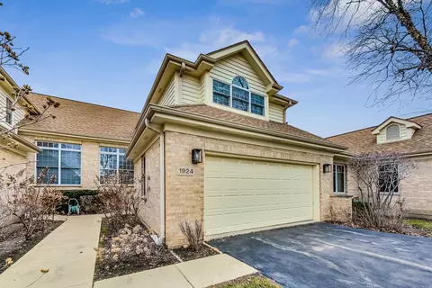 1924 Ivy Ln, Glenview, IL 60026