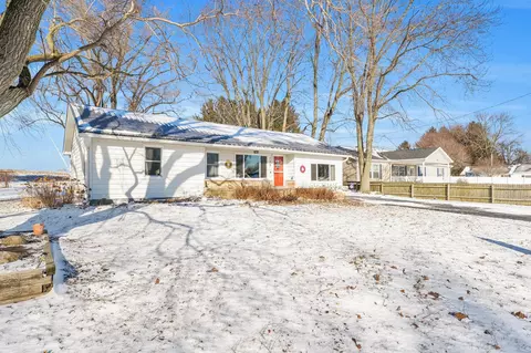 106 W Meade St, White Heath, IL 61884