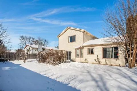 456 E Valleyview Dr, Bartlett, IL 60103 photo 2
