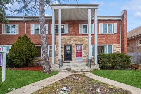 6749 N Rockwell St, Chicago, IL 60645