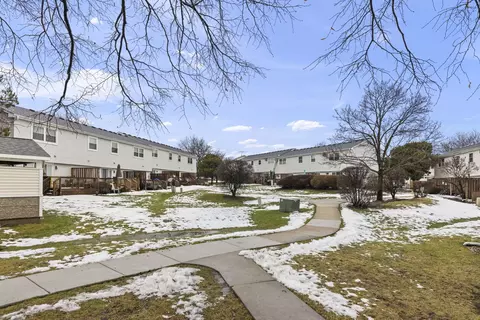 227 Raintree Ct, Aurora, IL 60504 photo 19