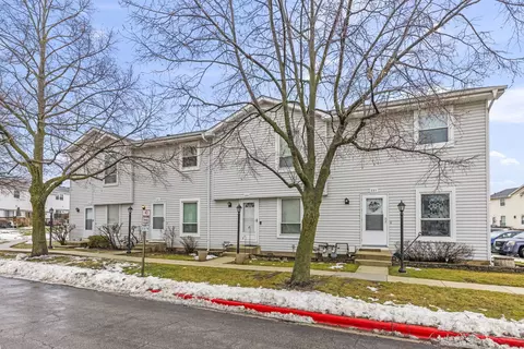 227 Raintree Ct, Aurora, IL 60504 photo 2
