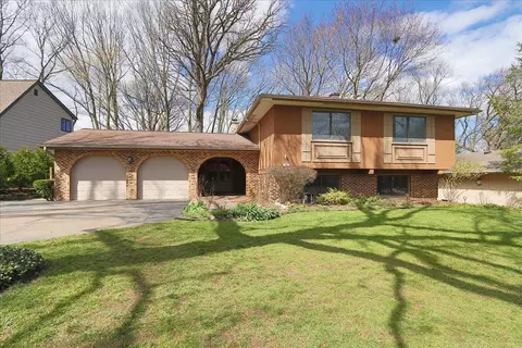 216 Jervey Ln, Bartlett, IL 60103