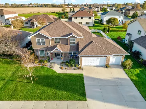 824 Coyote Trl, Manteno, IL 60950