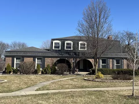 133 Dickinson Dr, Wheaton, IL 60189