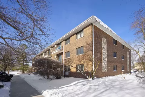 1220 S Lorraine Rd #1A, Wheaton, IL 60189