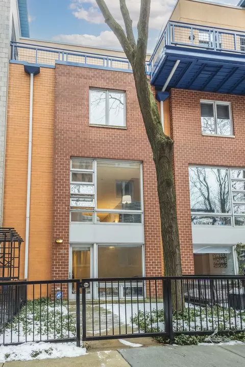 16 N May St #511, Chicago, IL 60607
