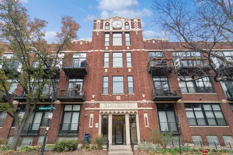2300 W Wabansia Ave #214, Chicago, IL 60647