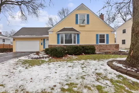 1216 Modaff Rd, Naperville, IL 60540