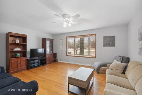 1216 Modaff Rd, Naperville, IL 60540 photo 3