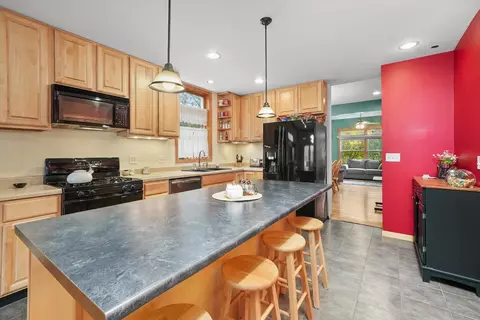 Kitchen - 3906 216th St, Matteson, IL 60443 photo 3 of 3