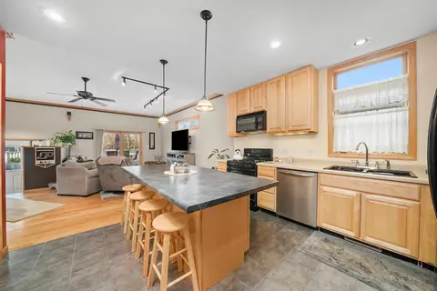 Kitchen - 3906 216th St, Matteson, IL 60443 photo 1 of 3