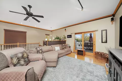 Living - 3906 216th St, Matteson, IL 60443 photo 3 of 6