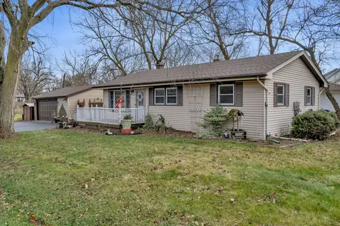 6101 Stonewall Ave, Downers Grove, IL 60516