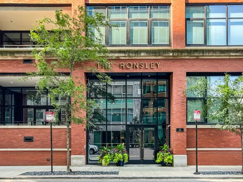 676 N Kingsbury St #PH01, Chicago, IL 60654