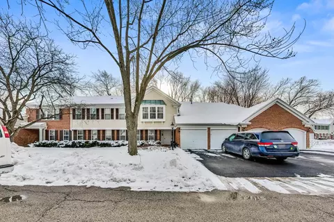 717 Burr Oak Ln #D, Prospect Heights, IL 60070