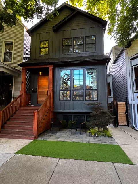 3710 N Hermitage Ave, Chicago, IL 60613