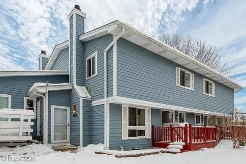 2405 Brunswick Cir #B, Woodridge, IL 60517