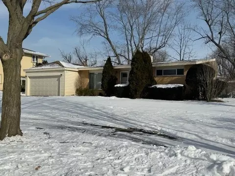 845 Virginia Rd, Highland Park, IL 60035