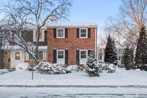 944 Cardiff Ct, Schaumburg, IL 60194