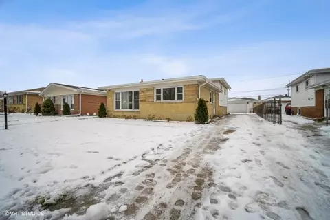 5827 Warren St, Morton Grove, IL 60053