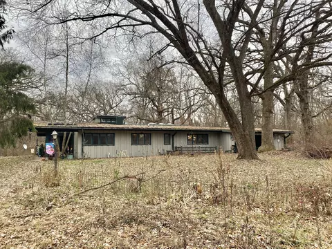 17609 Lincoln Rd, Harvard, IL 60033