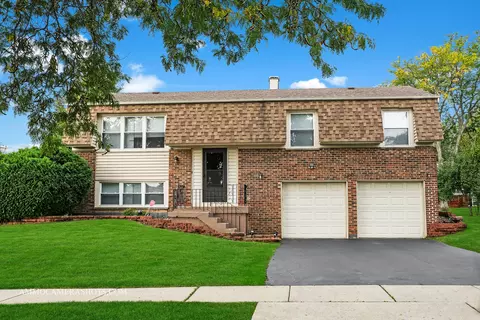 4040 Huntington Blvd, Hoffman Estates, IL 60192
