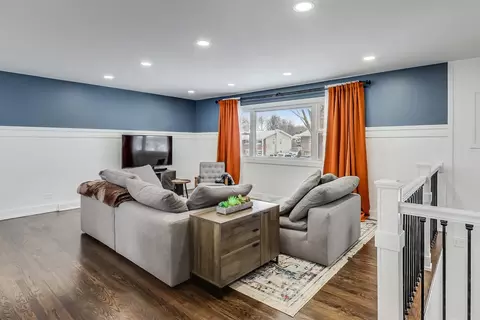 1207 E Paddock Dr, Palatine, IL 60074 photo 4
