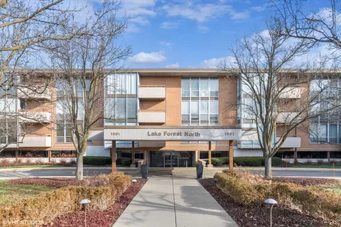 1301 N Western Ave #326, Lake Forest, IL 60045
